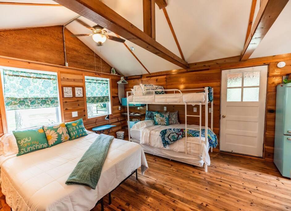 Big Blue Lake Cottages, Llc - Cottage #5 Holton Exteriör bild