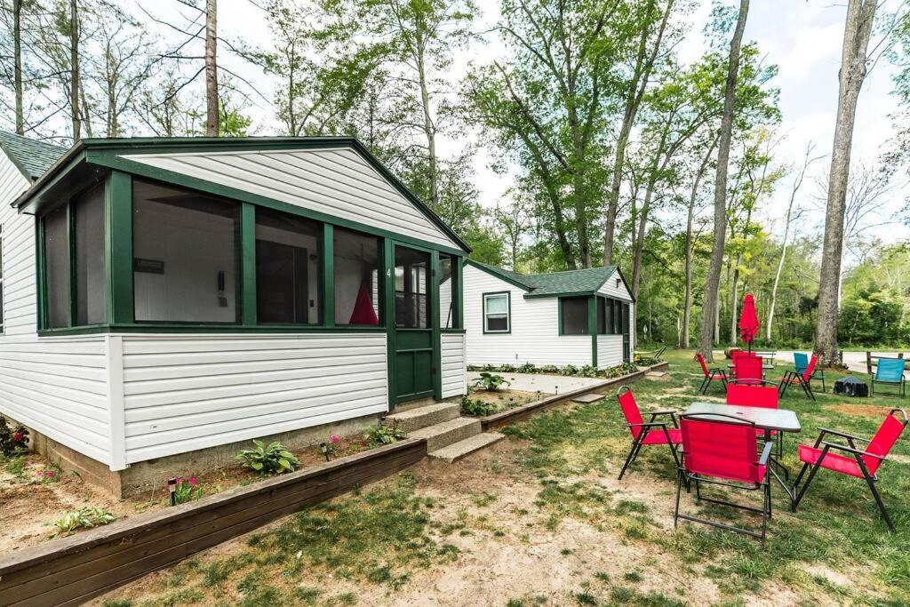 Big Blue Lake Cottages, Llc - Cottage #5 Holton Exteriör bild