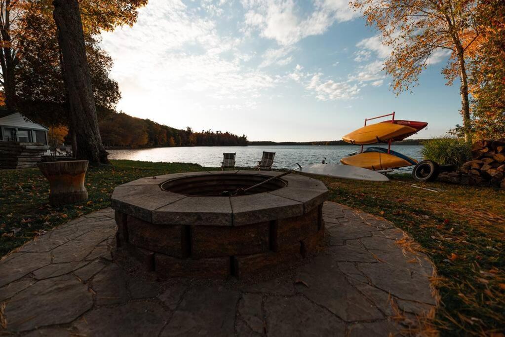 Big Blue Lake Cottages, Llc - Cottage #5 Holton Exteriör bild