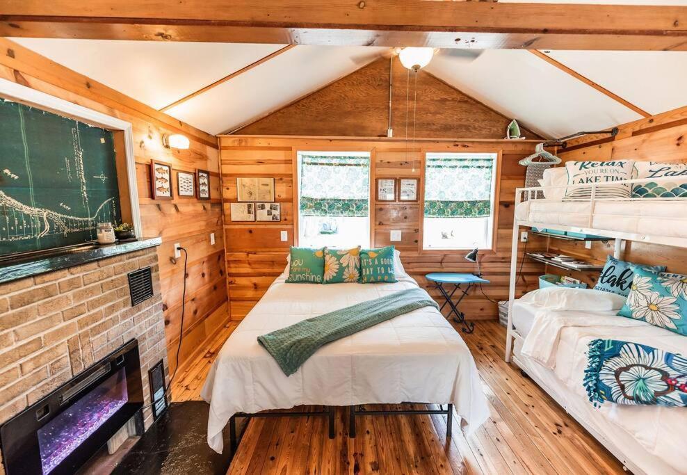 Big Blue Lake Cottages, Llc - Cottage #5 Holton Exteriör bild