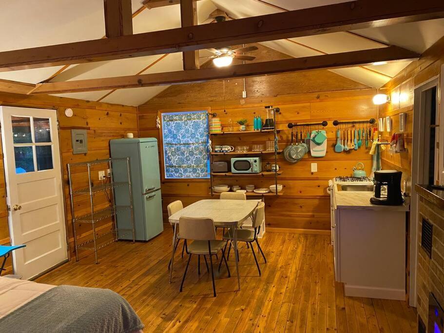 Big Blue Lake Cottages, Llc - Cottage #5 Holton Exteriör bild